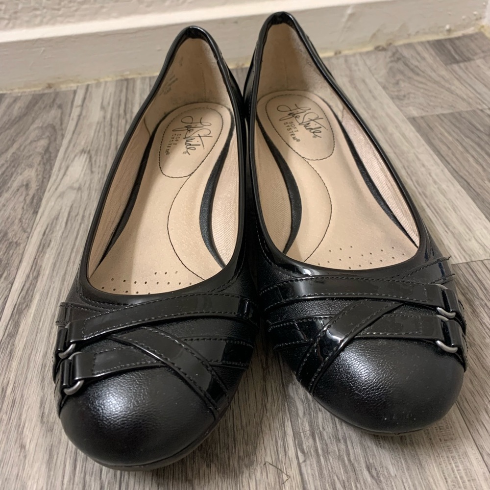 Life Stride Black Flats Size: US-7, UK-5, EUR-37